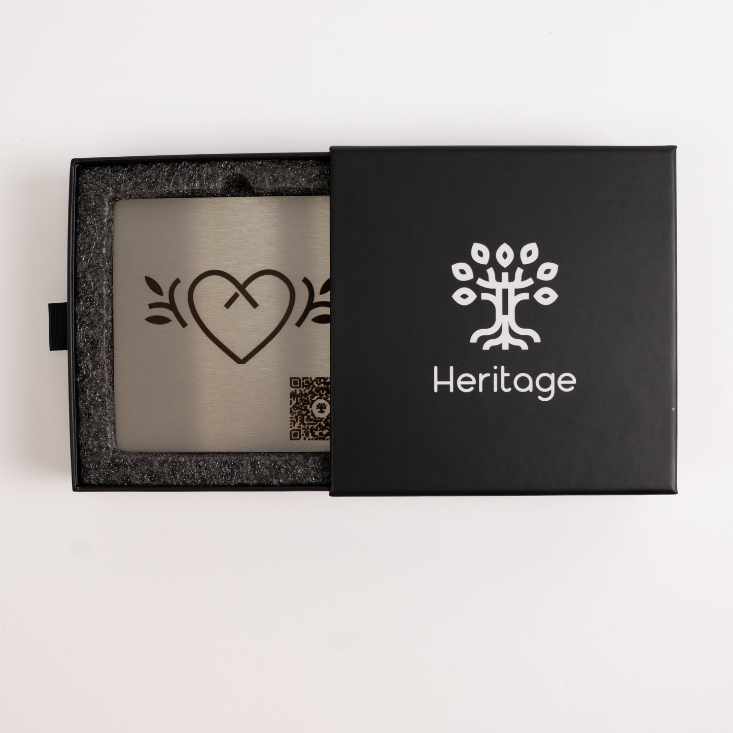 Plaque Le Cœur 4"x4" dans sa boîte noire Heritage.