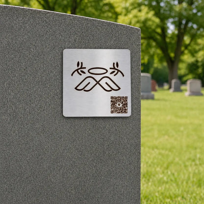 Photo de la plaque commémorative Héritage avec code QR « L'Ange », sur une pierre tombale