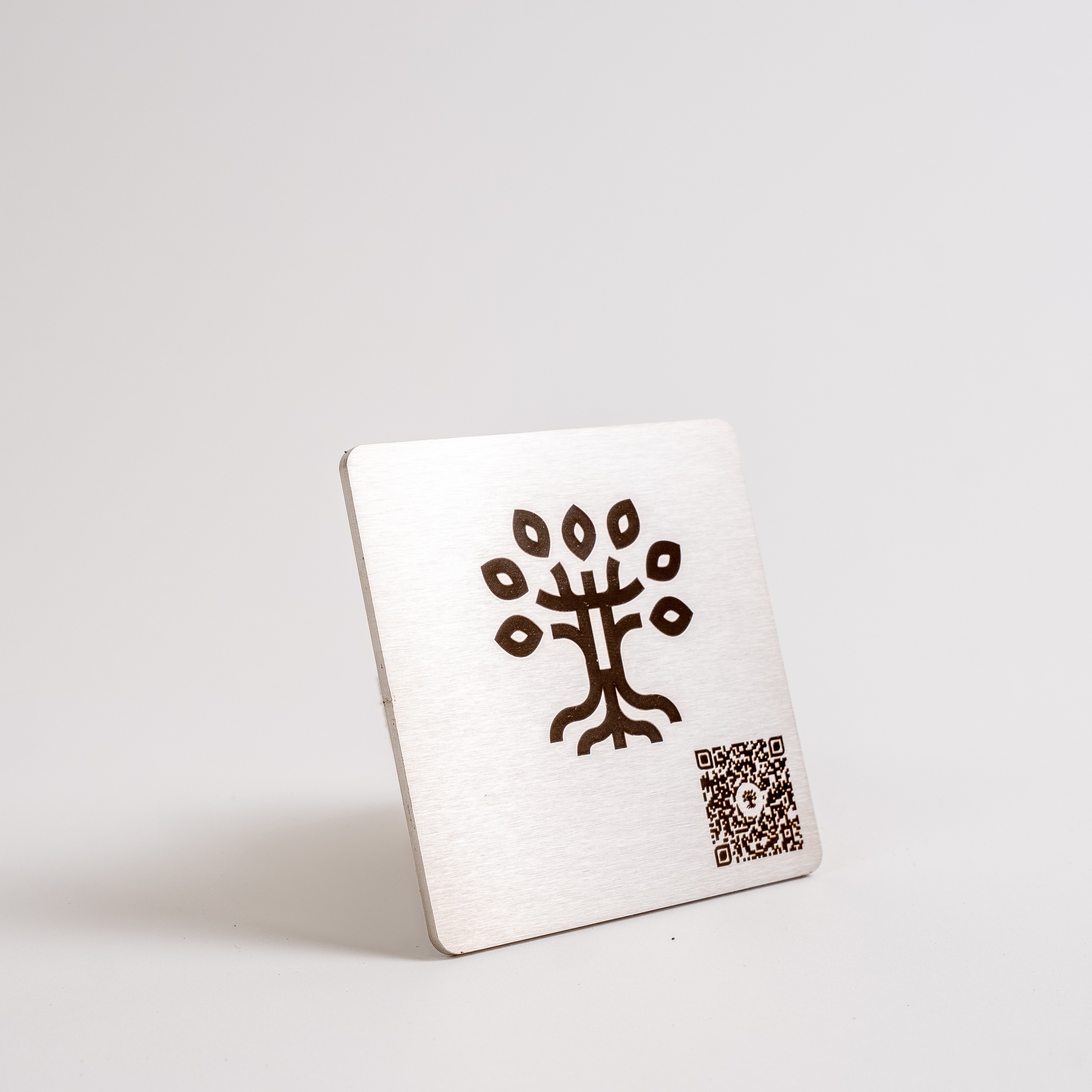 Code Save Plaque Plaque commémorative avec code QR – L'Heritage | Plateforme Héritage