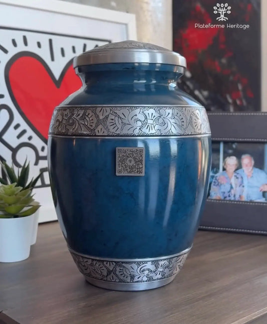 Vidéo démontrant le fonctionnement d'une plaque Héritage avec code QR (Format 1"x1" pour urnes)